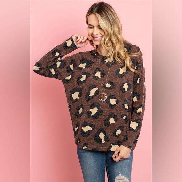 NWT Leopard Print Long Sleeve Top Size Medium - Picture 1 of 6